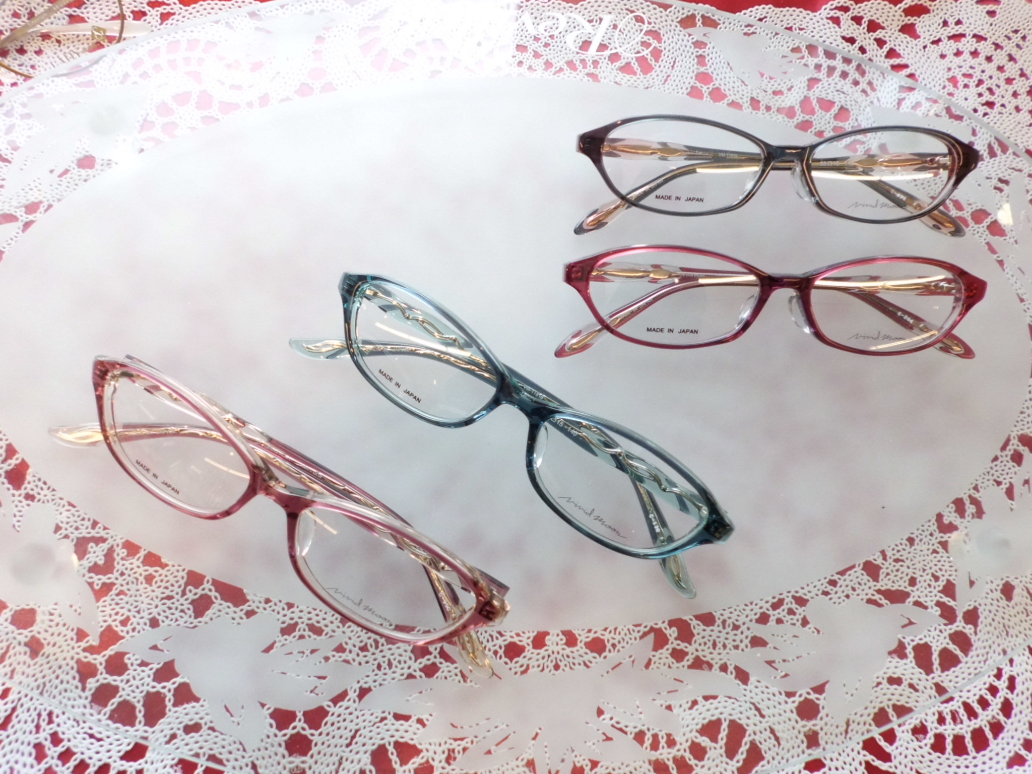 これからの季節にピッタリ、涼しげな眼鏡　「ルックワン辻井店」